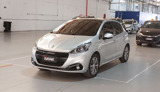 Peugeot • 208