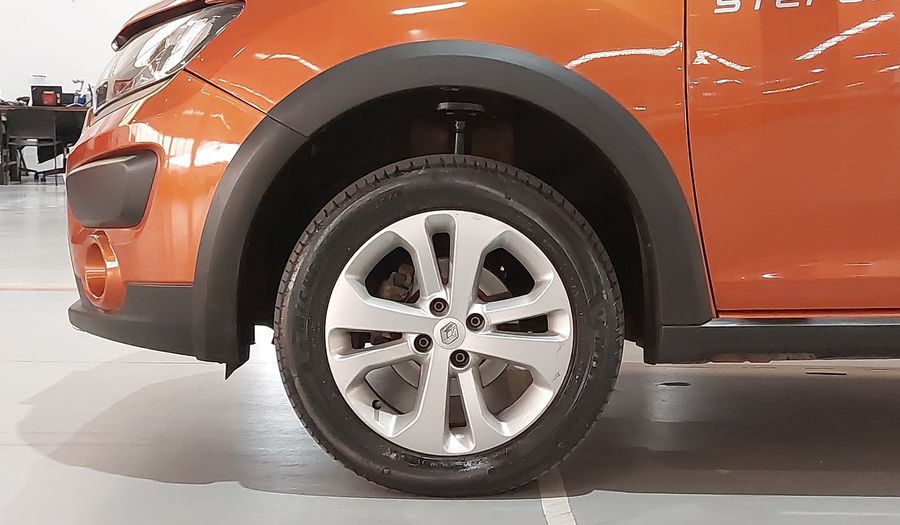 Renault Sandero STEPWAY Hatchback 2015