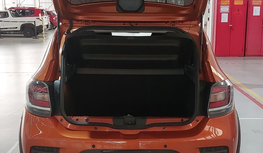 Renault Sandero STEPWAY Hatchback 2015