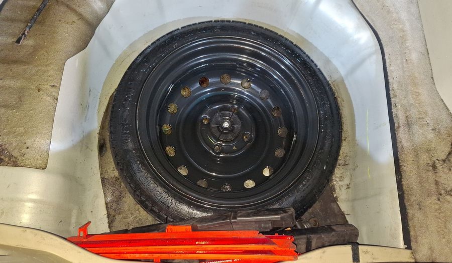 Nissan Tiida 1.8 SPECIAL EDITION HB AT Hatchback 2013