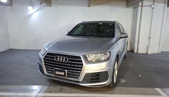 Audi • Q7