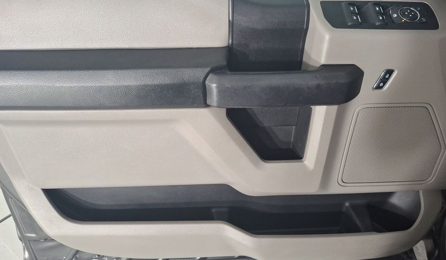 Ford F-150 3.5 XL CREW CAB 4X2 V6 AT Pickup 2016