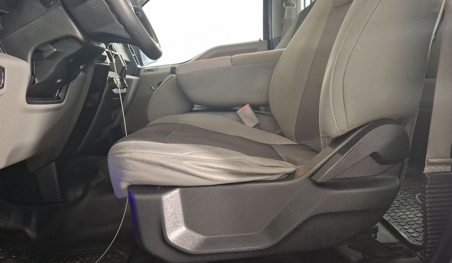 Ford F-150 3.5 XL CREW CAB 4X2 V6 AT Pickup 2016