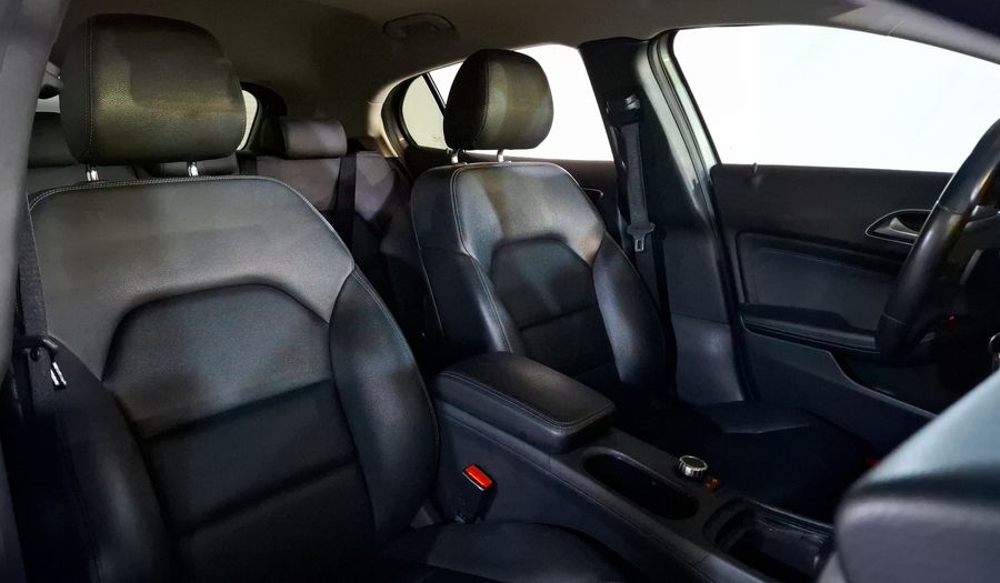 Mercedes Benz Clase Gla 1.6 GLA 180 CGI Suv 2016