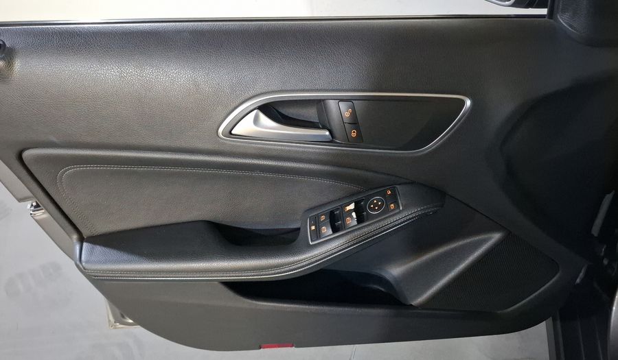 Mercedes Benz Clase Gla 1.6 GLA 180 CGI Suv 2016