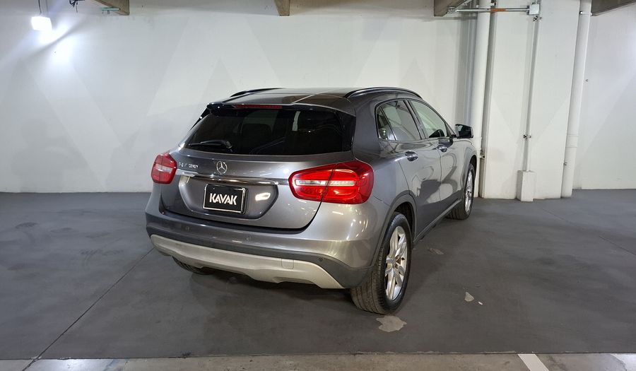 Mercedes Benz Clase Gla 1.6 GLA 180 CGI Suv 2016