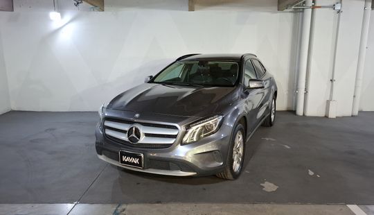 Mercedes Benz • Clase GLA