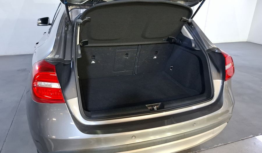 Mercedes Benz Clase Gla 1.6 GLA 180 CGI Suv 2016