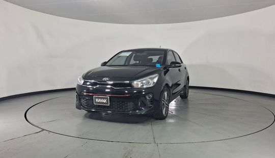 2018 • 84,228 km • Automático