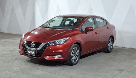 Nissan • Versa