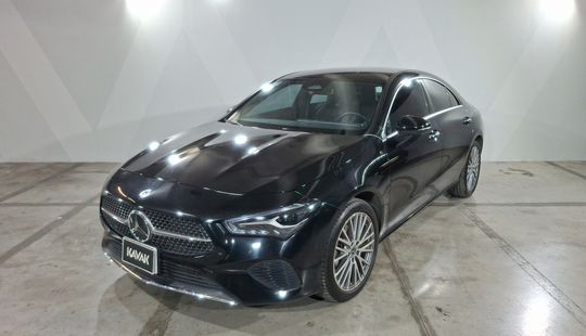 Mercedes Benz • Clase CLA