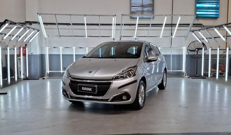 Peugeot 208 1.6 ALLURE Hatchback 2018
