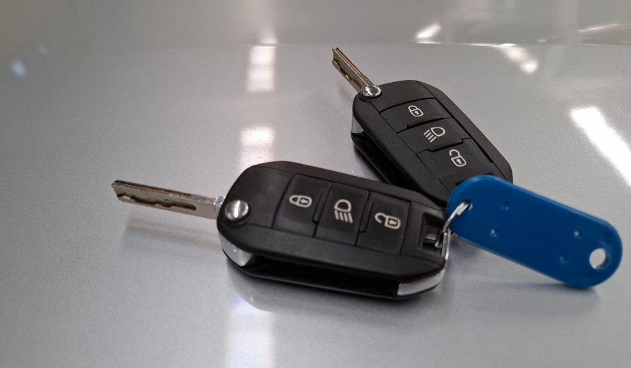 Peugeot 208 1.6 ALLURE Hatchback 2018