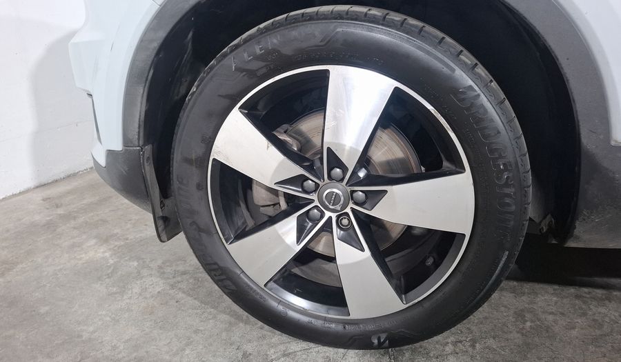 Volvo Xc40 2.0 T4 MOMENTUM AUTO Suv 2021