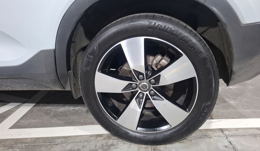 Volvo Xc40 2.0 T4 MOMENTUM AUTO Suv 2021