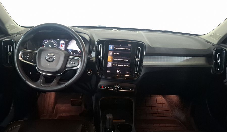 Volvo Xc40 2.0 T4 MOMENTUM AUTO Suv 2021