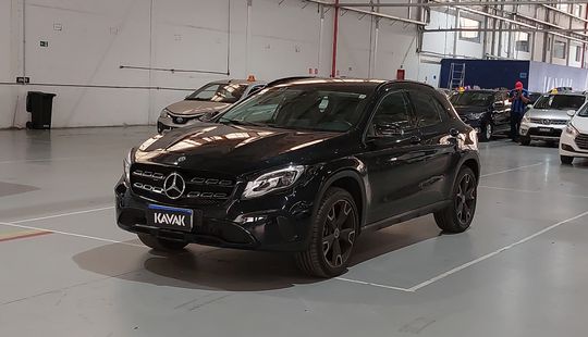 Mercedes Benz • GLA 200
