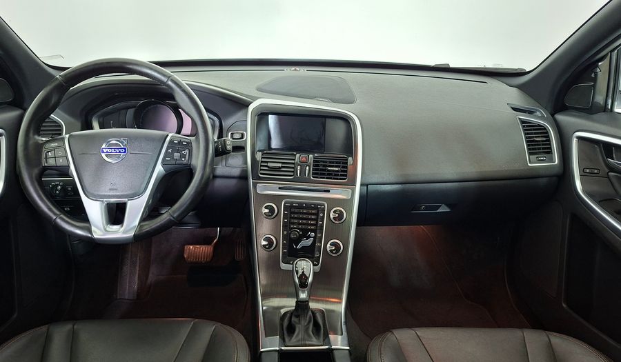 Volvo Xc60 2.4 D5 PLUS AUTO 4WD Suv 2016