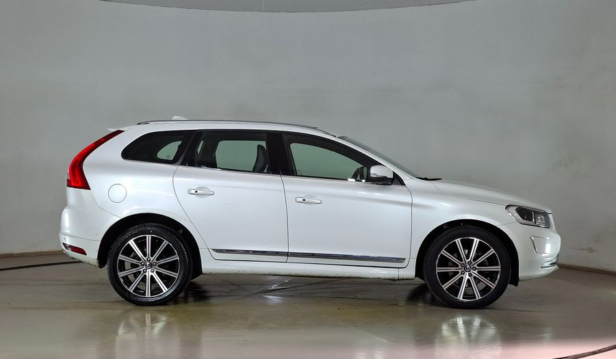 Volvo Xc60 2.4 D5 PLUS AUTO 4WD Suv 2016