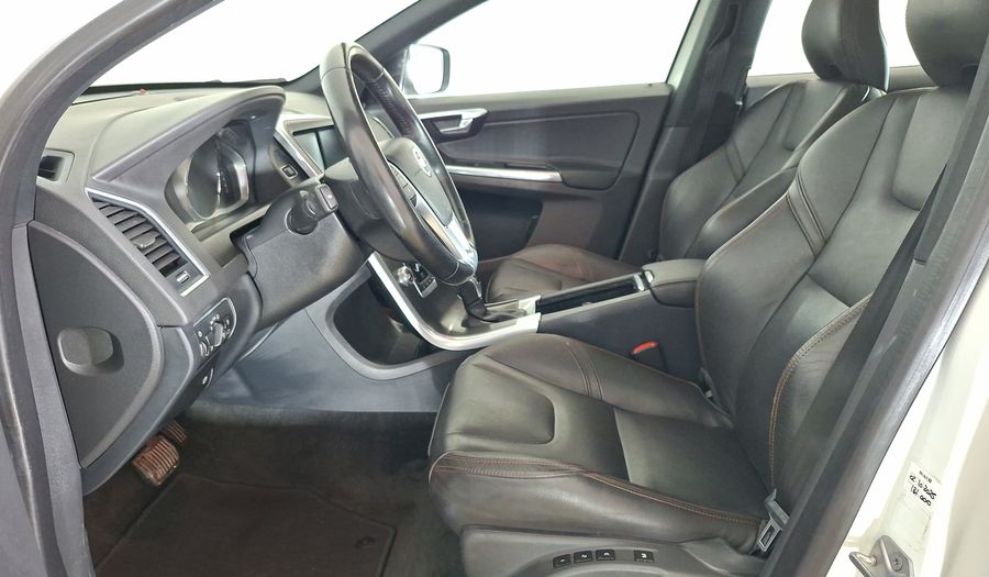 Volvo Xc60 2.4 D5 PLUS AUTO 4WD Suv 2016