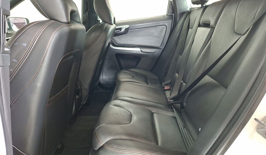 Volvo Xc60 2.4 D5 PLUS AUTO 4WD Suv 2016