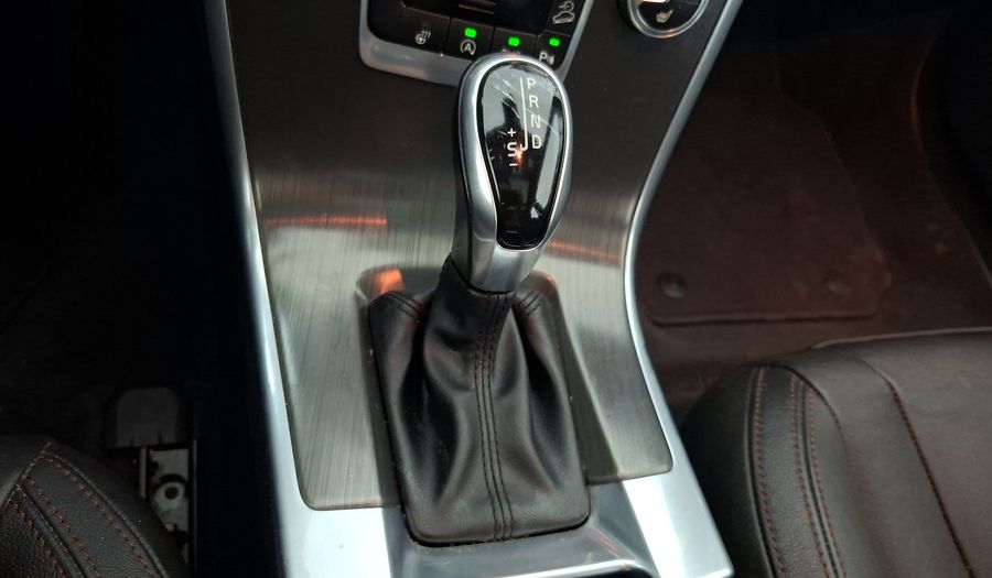 Volvo Xc60 2.4 D5 PLUS AUTO 4WD Suv 2016