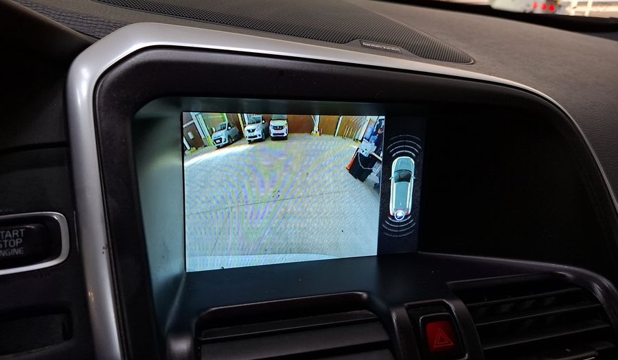 Volvo Xc60 2.4 D5 PLUS AUTO 4WD Suv 2016