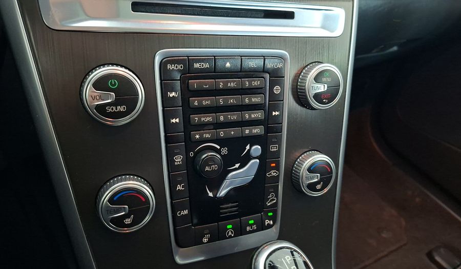 Volvo Xc60 2.4 D5 PLUS AUTO 4WD Suv 2016