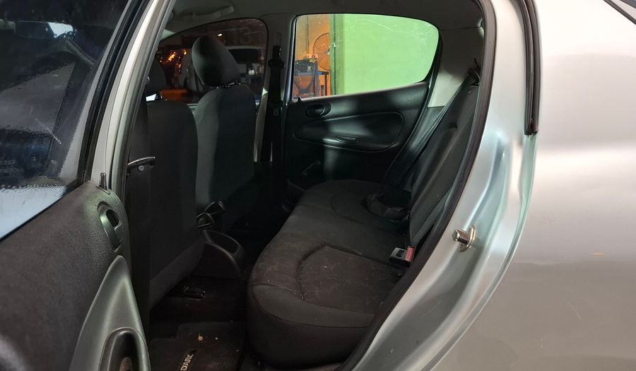 Peugeot 206 1.4 GENERATION Hatchback 2011