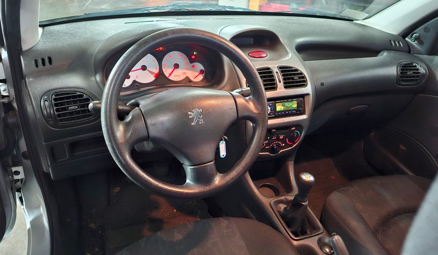 Peugeot 206 1.4 GENERATION Hatchback 2011