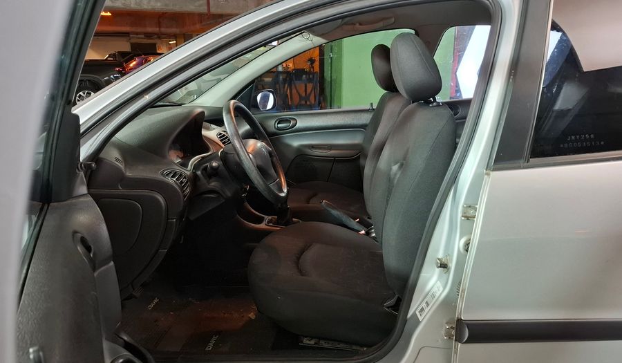 Peugeot 206 1.4 GENERATION Hatchback 2011