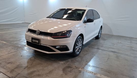Volkswagen • Vento