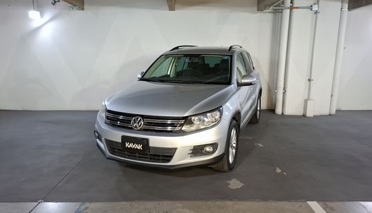 Volkswagen • Tiguan
