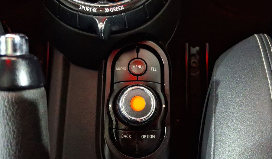 Mini Cooper 1.5 COOPER CHILI AT Hatchback 2015