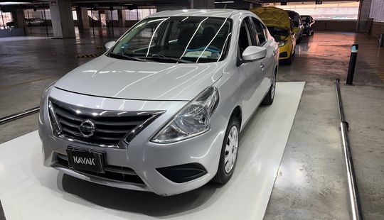 Nissan • Versa