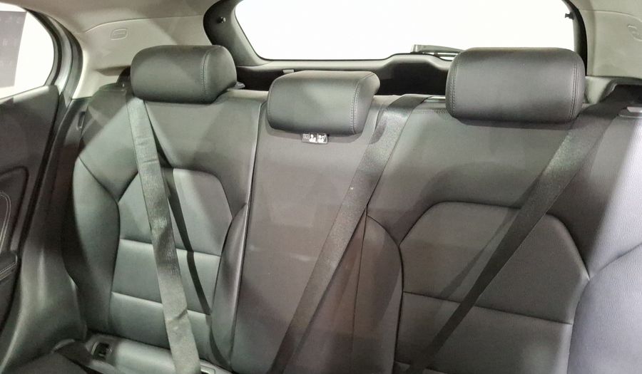 Mercedes Benz Clase Gla 1.6 GLA 200 CGI SPORT Suv 2014