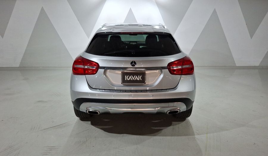 Mercedes Benz Clase Gla 1.6 GLA 200 CGI SPORT Suv 2014