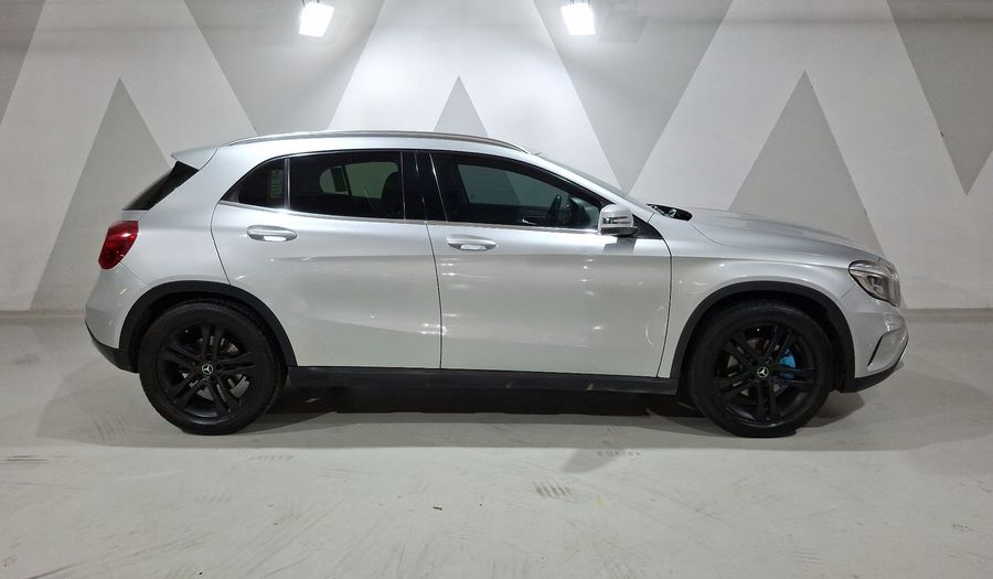 Mercedes Benz Clase Gla 1.6 GLA 200 CGI SPORT Suv 2014