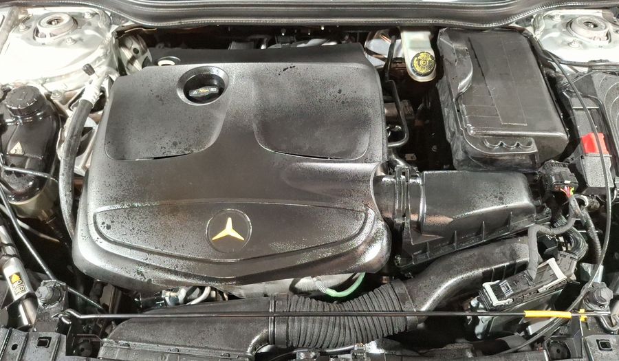 Mercedes Benz Clase Gla 1.6 GLA 200 CGI SPORT Suv 2014