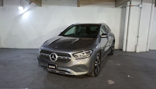 Mercedes Benz • Clase GLA