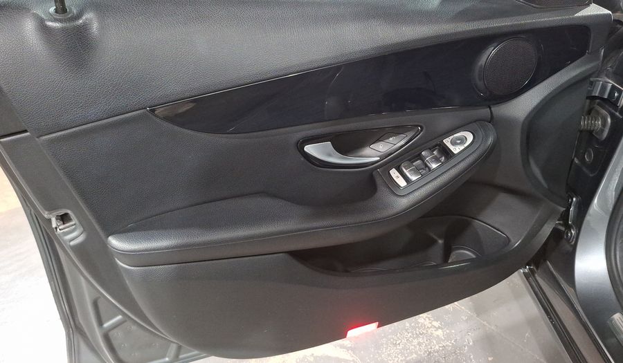 Mercedes Benz Clase C 1.6 180 AUTO Sedan 2019