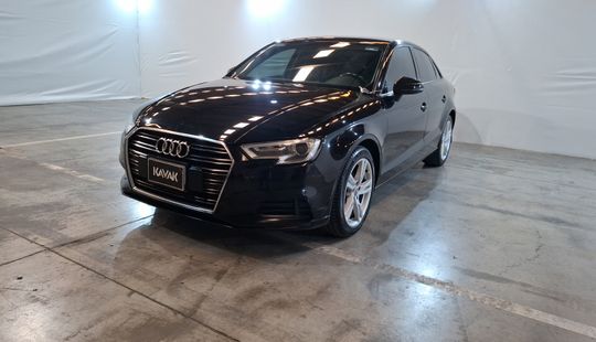 2019 • 93,792 km • Automático