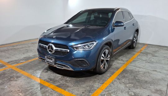 Mercedes Benz • Clase GLA