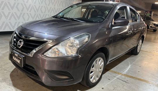 Nissan • Versa