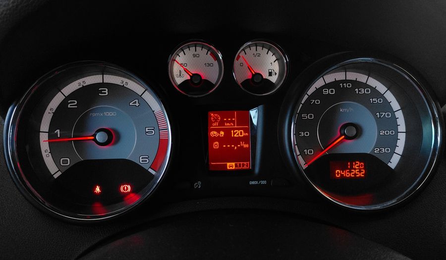 Peugeot 408 1.6 HDI ALLURE PACK Sedan 2019