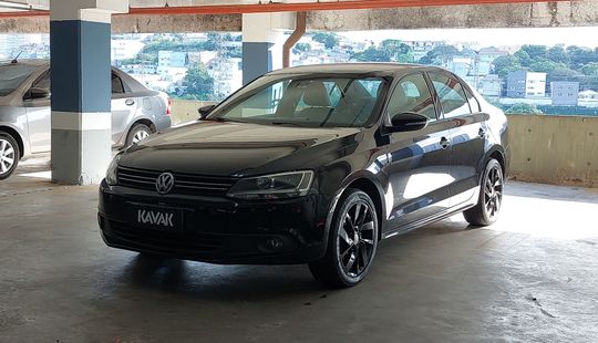 Volkswagen • Jetta