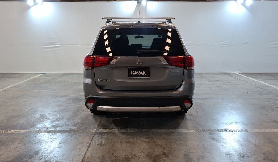 Mitsubishi Outlander 2.4 ES Suv 2016
