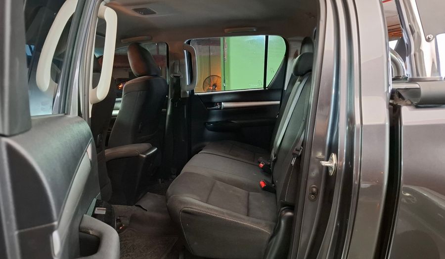 Toyota Hilux 2.8 TDI SR 4WD C/D Pickup 2021