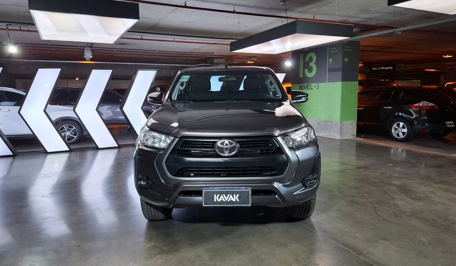 Toyota Hilux 2.8 TDI SR 4WD C/D Pickup 2021