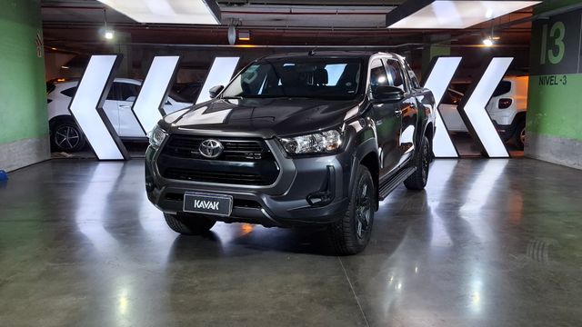 Toyota • Hilux